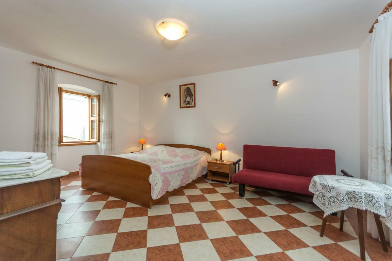 Ferienwohnung Nilda 2 Funtana Exterior foto