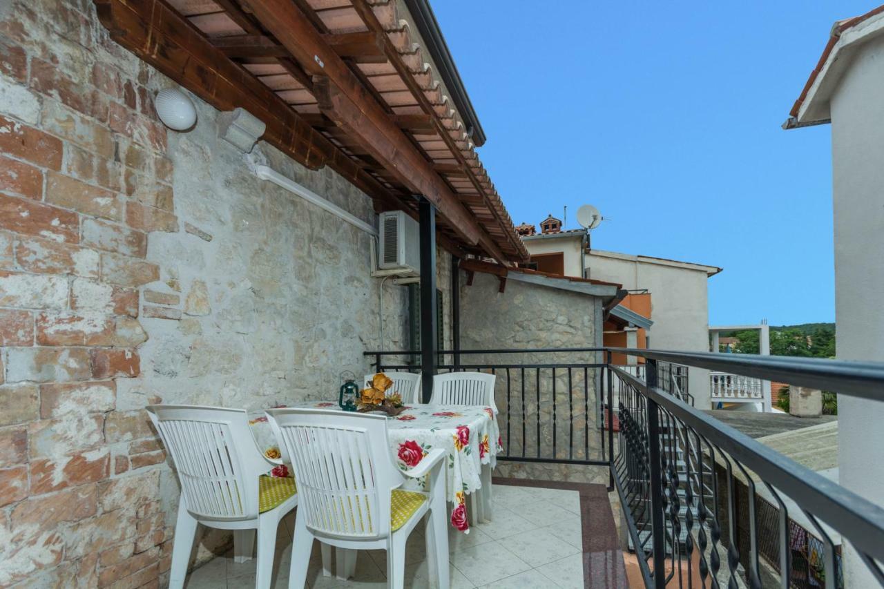 Ferienwohnung Nilda 2 Funtana Exterior foto